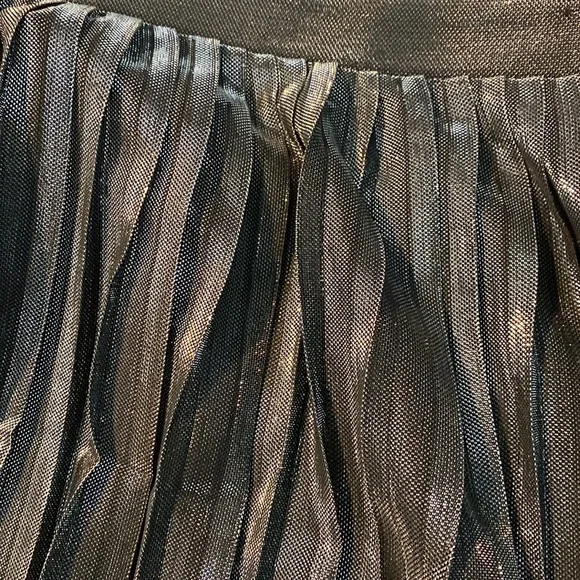 Charlotte Russe silver plated skirt size L - Picture 3 of 5